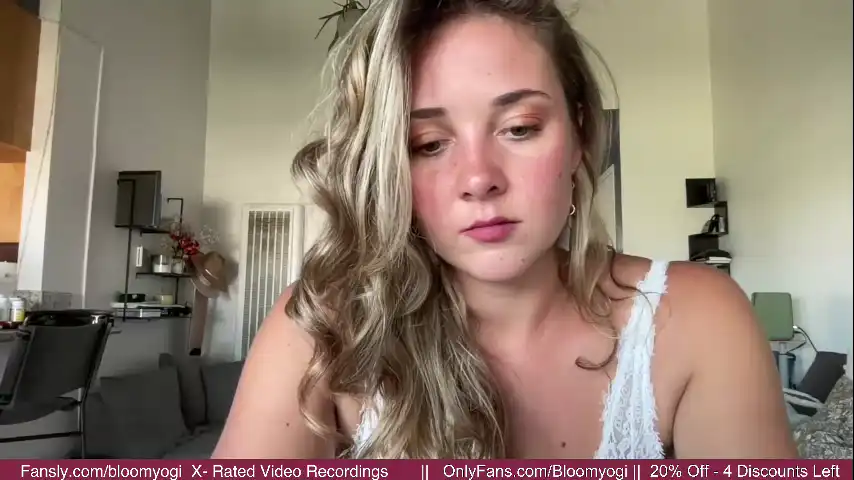 Bloomyogi – [Chaturbate] Sensual Creamy Show College Girl – 2025-06-12 20:24:52