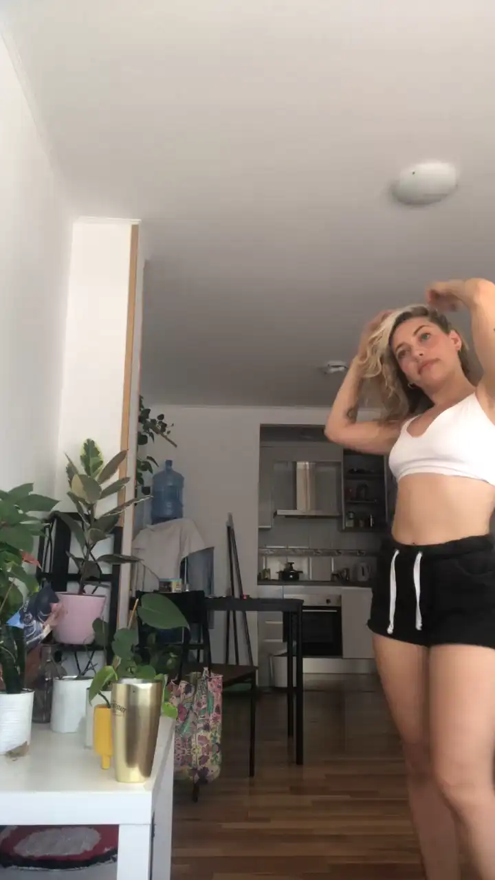 Iaquisx22 – [Cam4] Cam Video Twerking Ticket Show – 2026-04-15 05:27:32