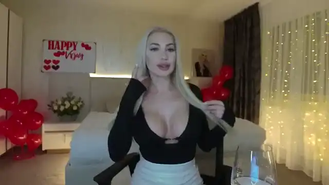 Blondeisback – [Myfreecams] Naked Ass Camwhores – 2026-06-25 02:31:31