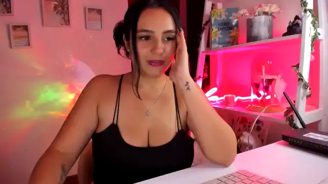 Catgomezz – [Myfreecams] Babes College Girl Romantic – 2025-11-15 16:12:22