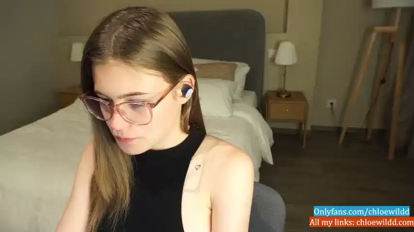 Chloewildd – [Chaturbate] Sexy Girl Masturbate Natural Body – 2025-05-21 10:28:56