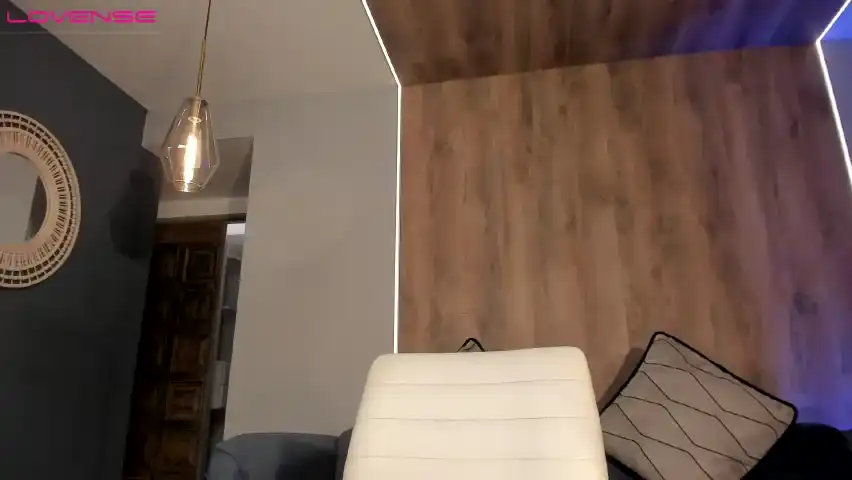 Leilacarteer – [Bongacams] Natural Body Flashing Ass Domi – 2025-06-21 19:20:33