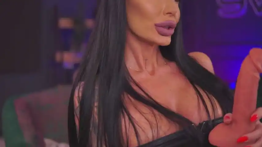 Raquellevon – [Stripchat] Real Slut Pvt Cum – 2025-08-18 22:46:23