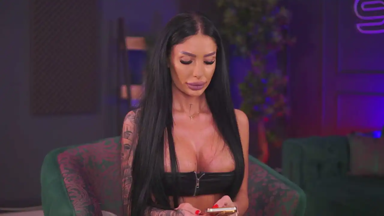 Raquellevon – [Stripchat] Web Model Beautiful Privat Zapisi – 2025-01-05 06:06:56