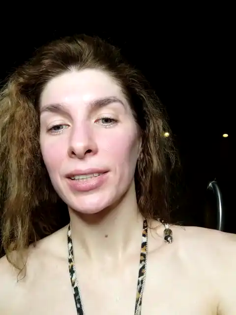 Yoursupermodel – [Stripchat] Lips Hot Babe Strips Surprise – 2026-05-07 07:15:30