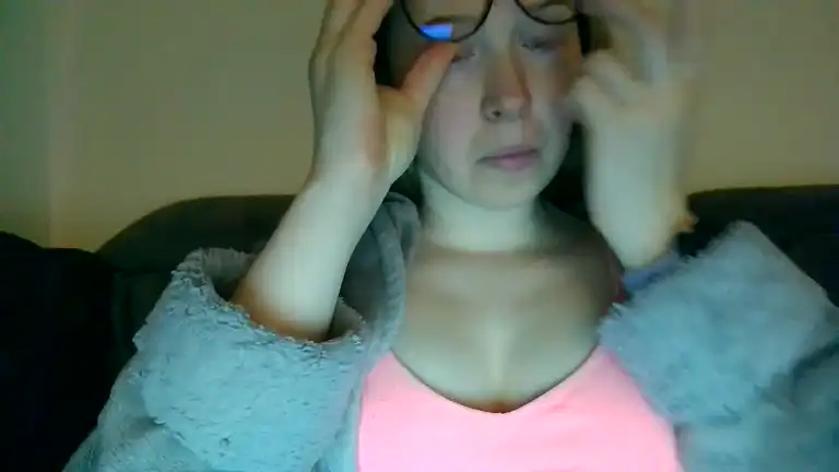 Rosiepeep – [Streamate] Pretty Face Pvt Friendly – 2025-11-22 09:42:19