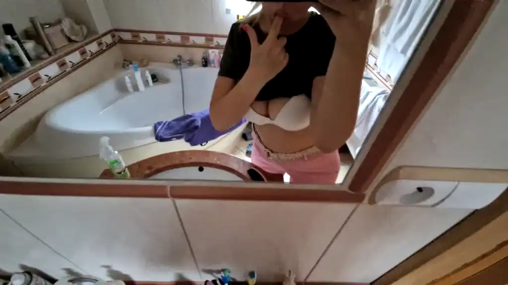 Tosiaaaa – [Showup] Amateur Cute Webcam Girl Adult – 2026-04-23 03:49:42