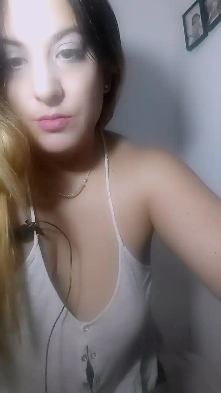 Xxxsolrocca – [Cam4] Hot Parts Hottest Webcam Babe Whores – 2025-08-05 06:20:09
