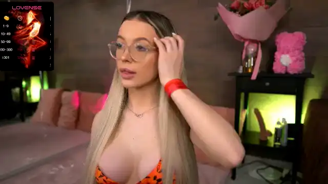 Kyliejoyce – [Myfreecams] Pvt Chat Friendly – 2025-04-09 14:44:44