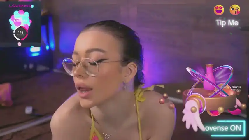 Kyliejoyce – [Stripchat] Masturbate Licking Camwhores – 2025-06-01 04:16:02