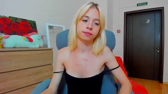 Vivienns – [Xlovecam] Cute Webcam Girl Cam Video Super – 2025-04-14 02:20:49