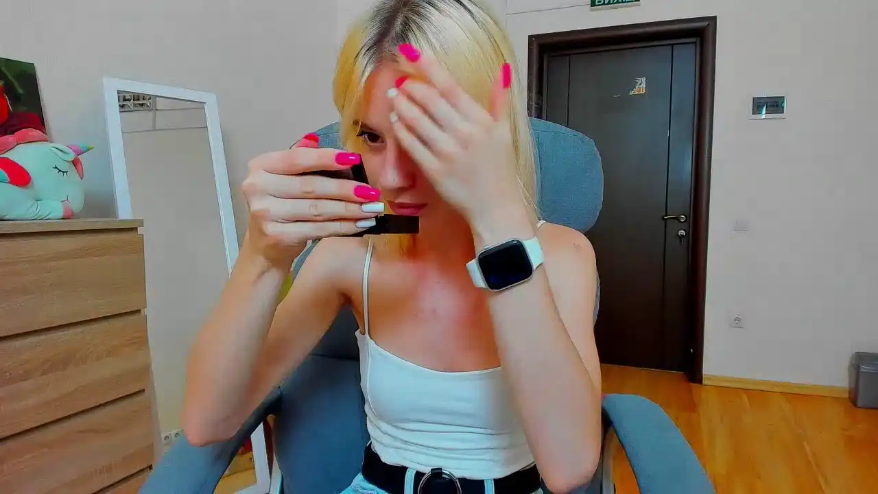Vivienns – [Xlovecam] Playing On Live Webcam Blowjob Stream Record – 2025-10-12 19:35:54