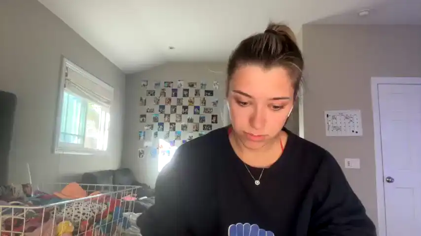 Ameliarustova – [Chaturbate] Shaved Horny Camwhores – 2025-06-22 04:51:22