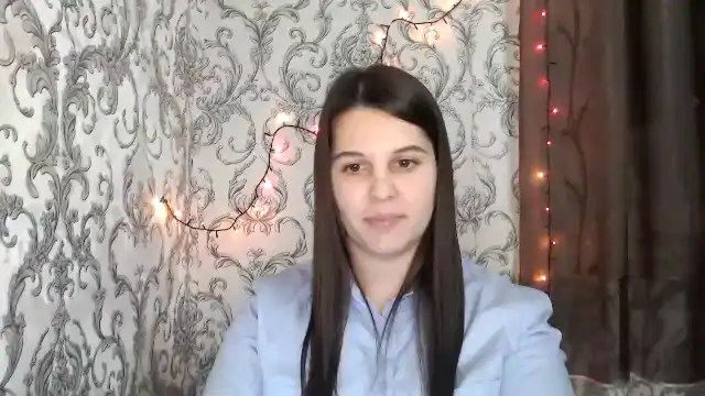 Mistofinnocen – [Myfreecams] Cute Webcam Girl Busty Stunning – 2025-02-05 13:42:31