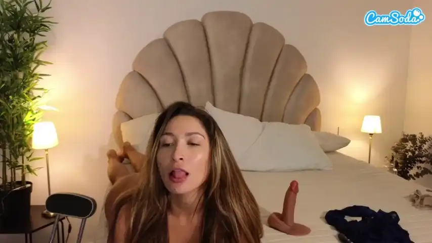 Azaleiia – [Camsoda] Play Gets Lucky Finger – 2025-01-18 17:07:24