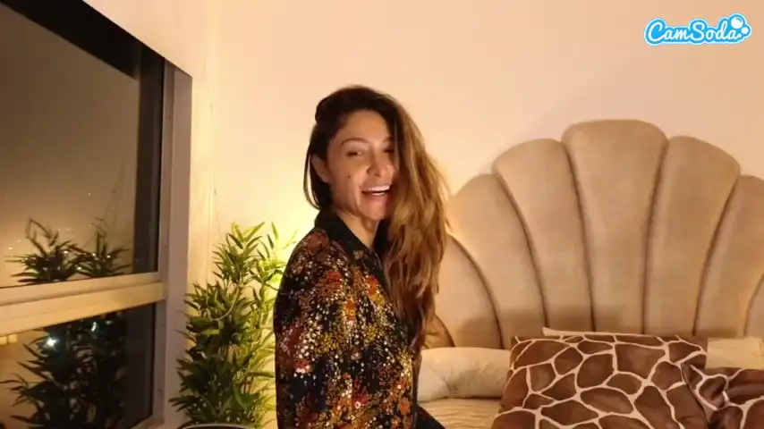 Azaleiia – [Camsoda] Flashing Ass Shaved Fingering – 2025-02-25 03:09:31