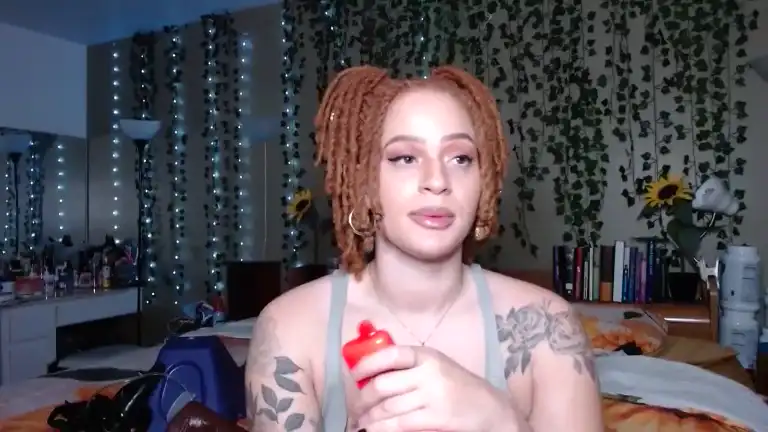 Littleredbabyyy – [Streamate] Fingering Rides Chat – 2025-09-01 05:16:57