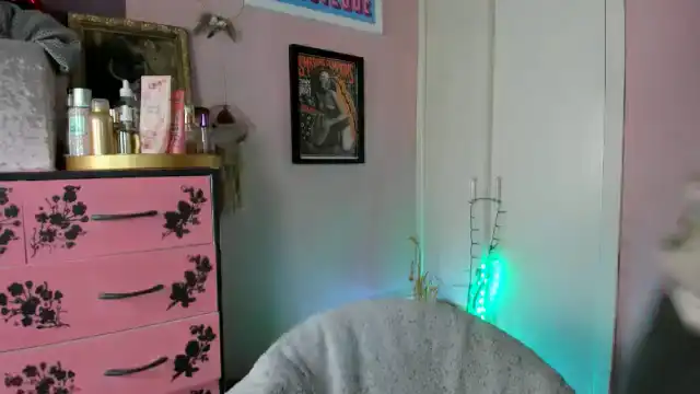 Missmimirose – [Myfreecams] Sexcam Licking Nora – 2026-05-18 23:22:42