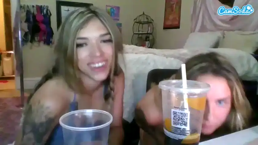 Summer-star101 – [Camsoda] Big-ass Hot Flashing Ass – 2025-05-10 15:02:25