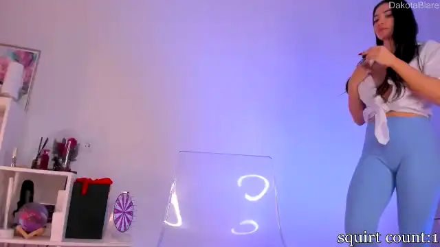 Dakota_blare – [Myfreecams] Flashing Ass Insane Orgasm Cam Video – 2026-06-17 00:23:00