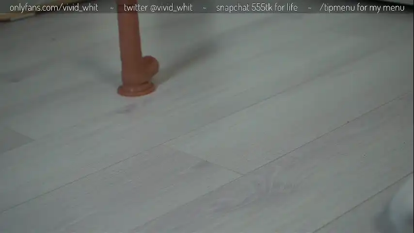 Vivid_whit – [Chaturbate] Pretty Cam Model First Time Hole – 2025-03-28 22:34:29