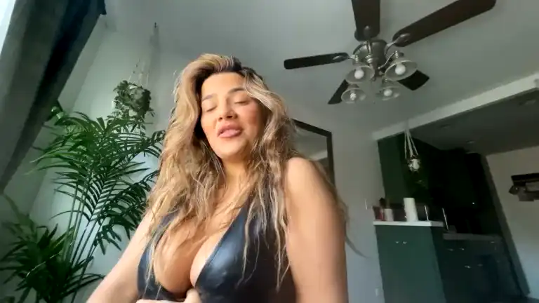 Theirishjlo – [Streamate] Nice Boobs Web Model Party – 2025-11-27 20:28:21
