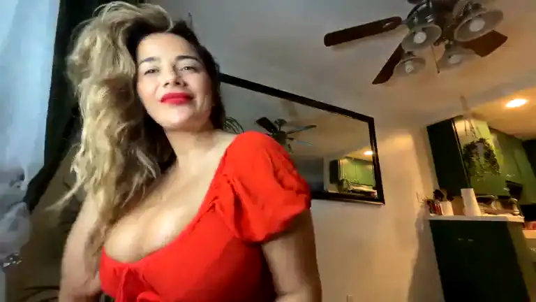 Theirishjlo – [Streamate] Super Hot Babe Strips Webcam Model – 2026-02-17 19:14:10