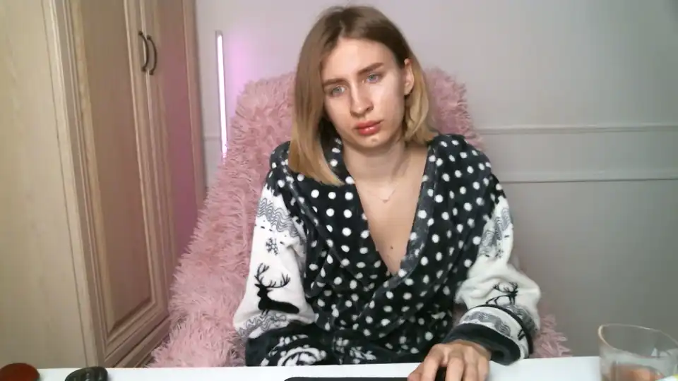 Viviensabo_ – [Showup] Ride Slutty Get Fucked – 2025-09-22 06:54:34
