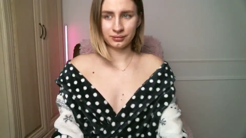 Viviensabo_ – [Showup] Cute Webcam Girl Suck Dick Spy Video – 2025-01-30 16:33:00