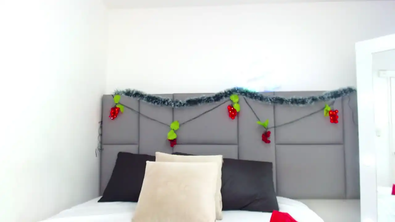 Charlotterouse – [Xlovecam] Party Cam Video Blowjob – 2025-05-01 19:57:29