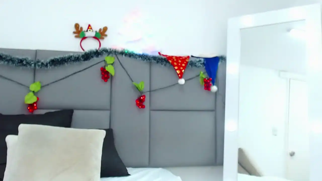 Charlotterouse – [Xlovecam] Erotic Webcam Model Privat Zapisi – 2025-08-18 13:58:33