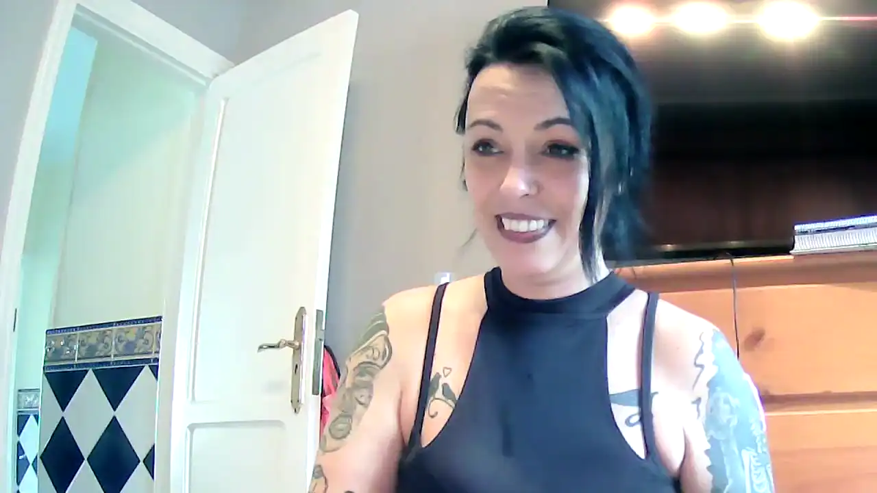 Eldasexyelda0 – [Amateur.tv] Twerking Shaved Cam Video – 2025-11-26 07:53:53