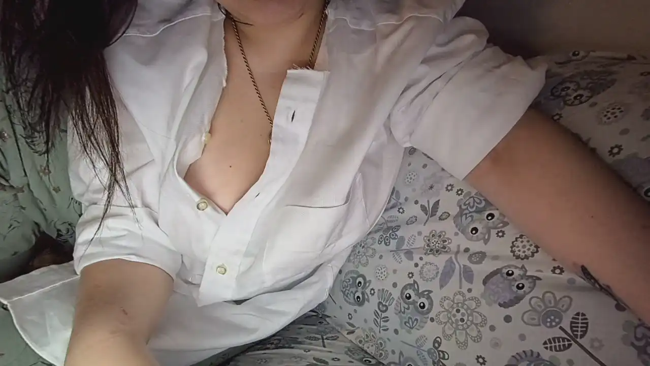 _celeste_678 – [Cam4] Huge Web Model Wild Babe – 2025-10-09 05:12:53