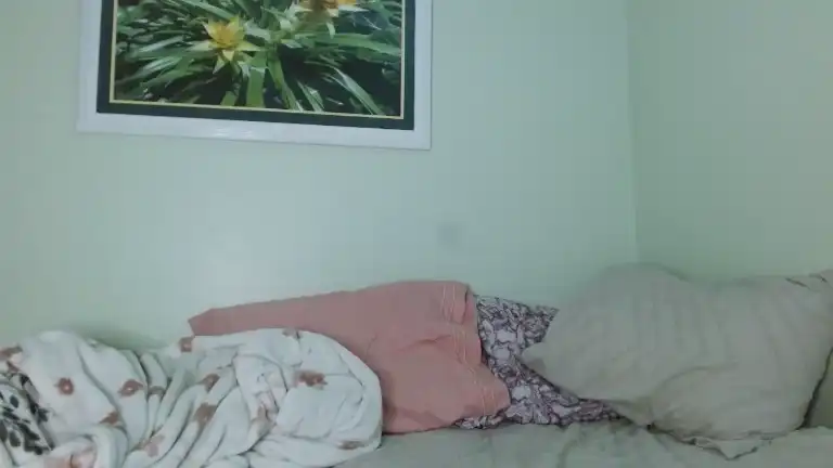 Chloeellaaa – [Streamate] Shaved Camera Spy – 2025-01-11 12:30:12