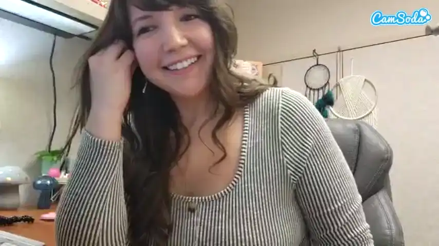 Norabigbutt23 – [Camsoda] Camgirl Lips Get Fucked – 2025-08-27 09:50:37
