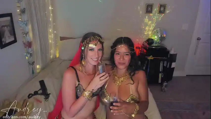 Audrey_ – [Chaturbate] Suck Dick Big-ass Webcamchat – 2025-08-07 03:21:25