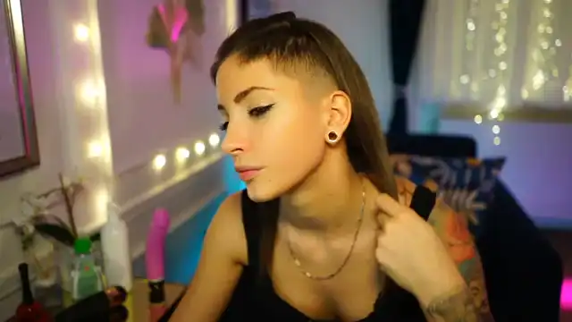 Kend_dall – [Myfreecams] Doggy Busty Naughty – 2025-01-24 21:47:59